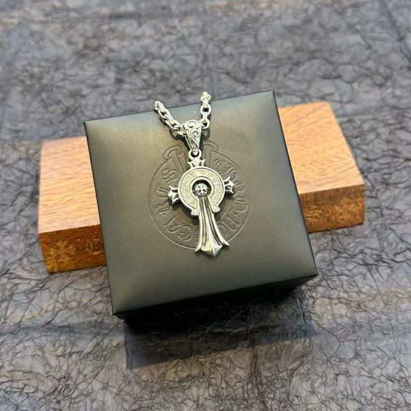 Ch**me He**ts necklaces